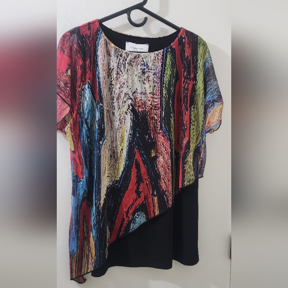 New Le‎ Galeriste Colorful Abstract Asymmetrical Top, Size Extra Large.